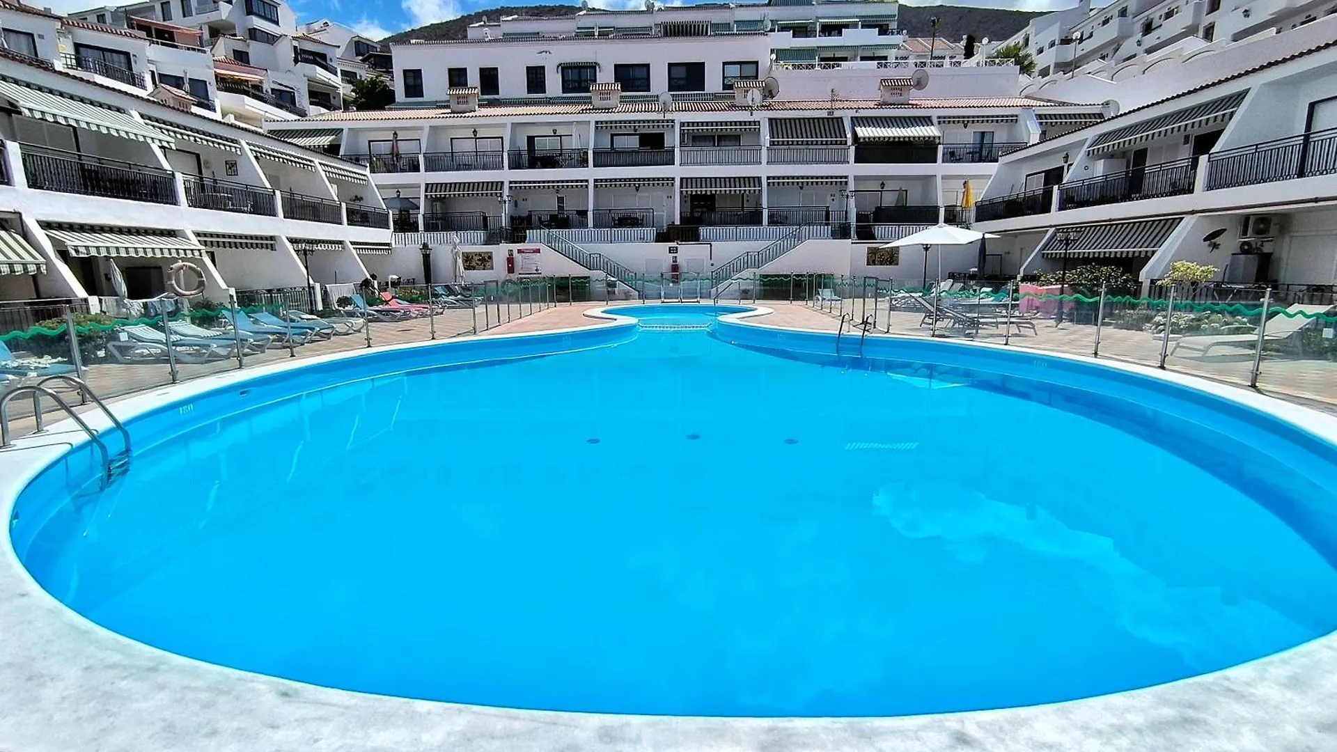 Pearl Los Cristianos - Pool, Fibre Net, Tv Channels, Calm Atmosphere 0*, Los Cristianos (Tenerife)