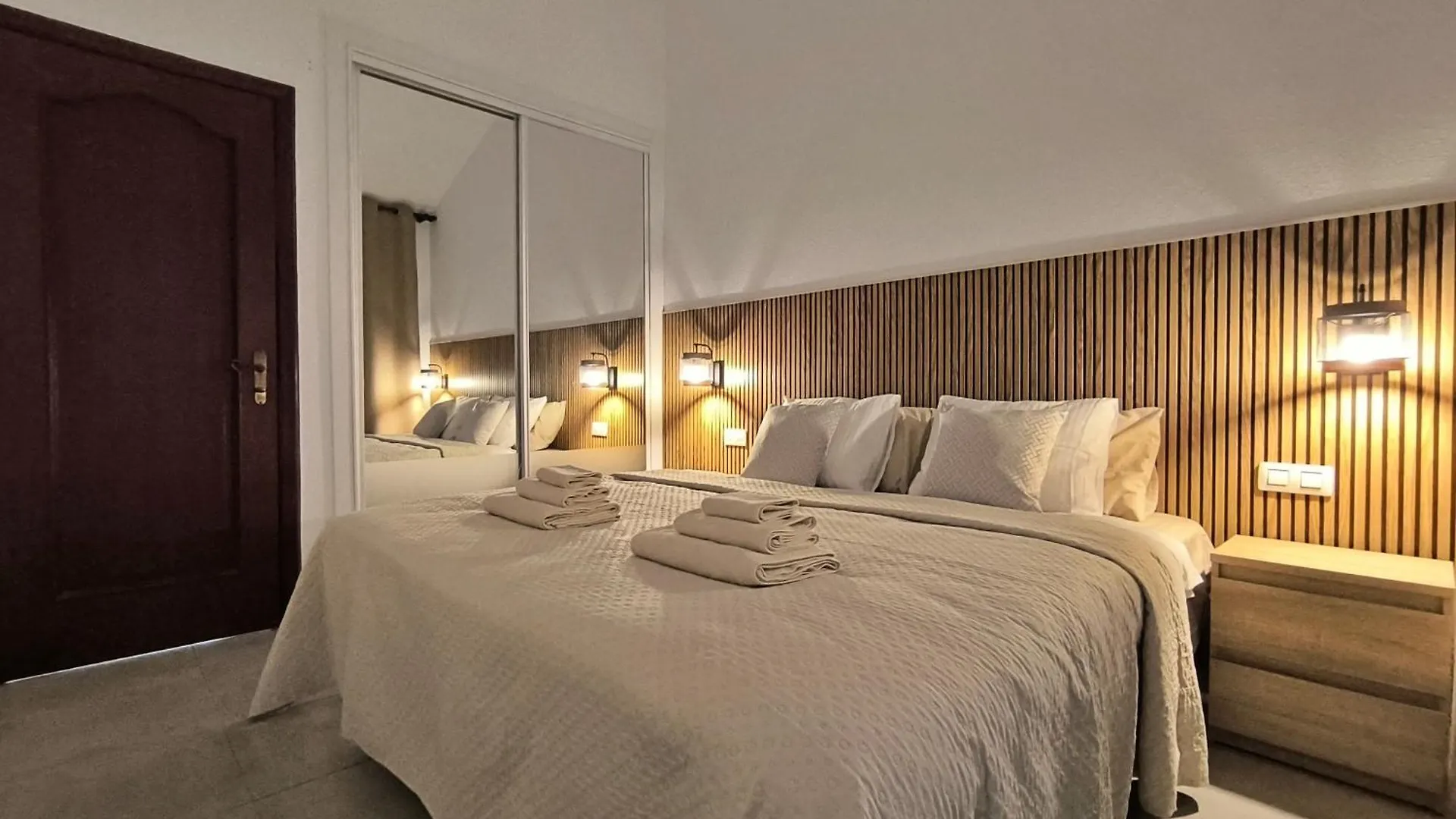Pearl Los Cristianos - Pool, Fibre Net, Tv Channels, Calm Atmosphere 0*, Los Cristianos (Tenerife)